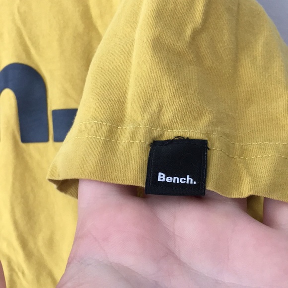 🚨 SOLD 🚨 2/$20 Bench Mustard T-shirt Men’s Size Large - Picture 4 of 7